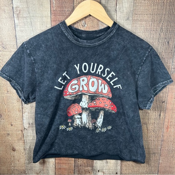 Fifth Sun Tops - Fifth Sun Mushroom Graphic Tee Medium Acid Wash Hippie Earthy Boho Crop Top